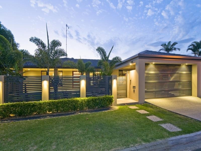 19 Curlew Crescent, Burleigh Waters QLD 4220