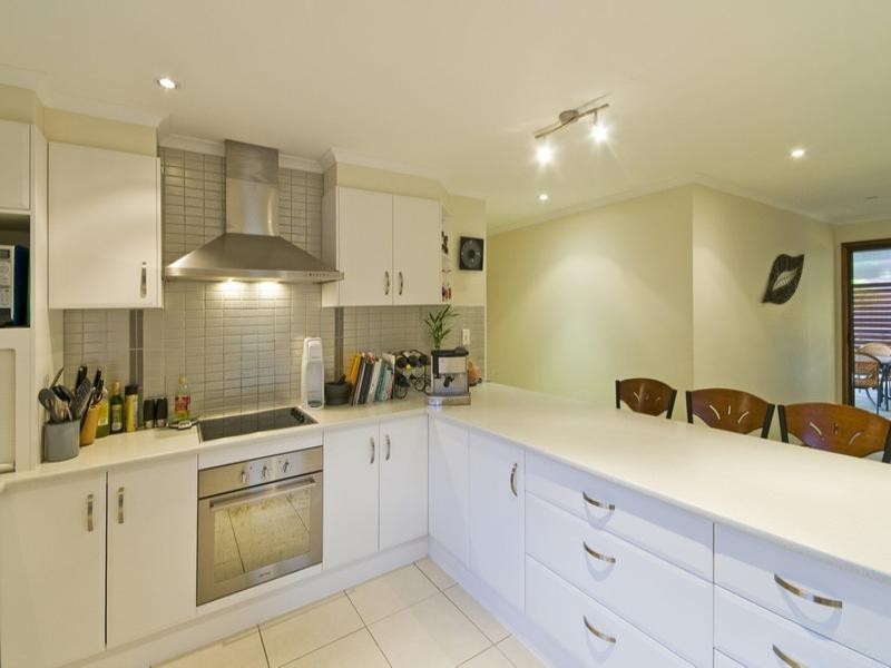 19 Curlew Crescent, Burleigh Waters QLD 4220