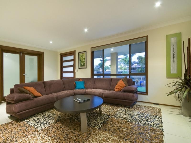 19 Curlew Crescent, Burleigh Waters QLD 4220