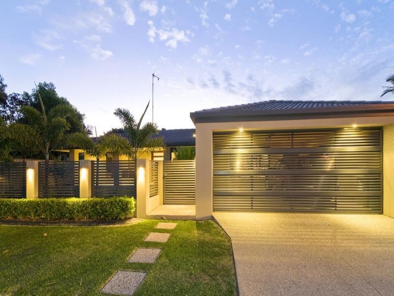 19 Curlew Crescent, Burleigh Waters QLD 4220