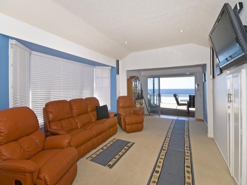 175 Jefferson Lane, Palm Beach QLD 4221