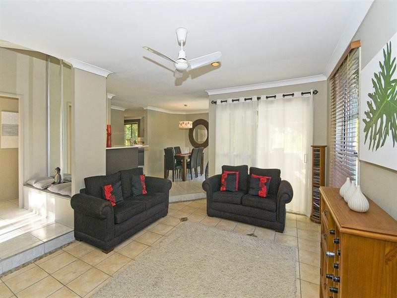 6 Kalamunda Close, Elanora QLD 4221