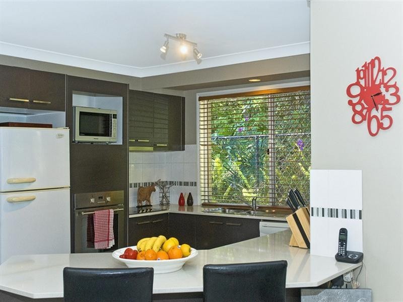 6 Kalamunda Close, Elanora QLD 4221