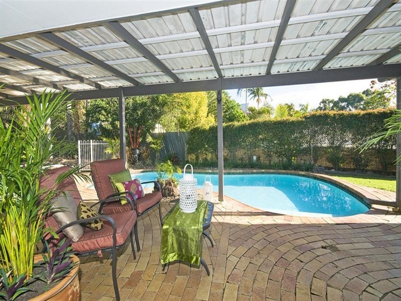 6 Kalamunda Close, Elanora QLD 4221