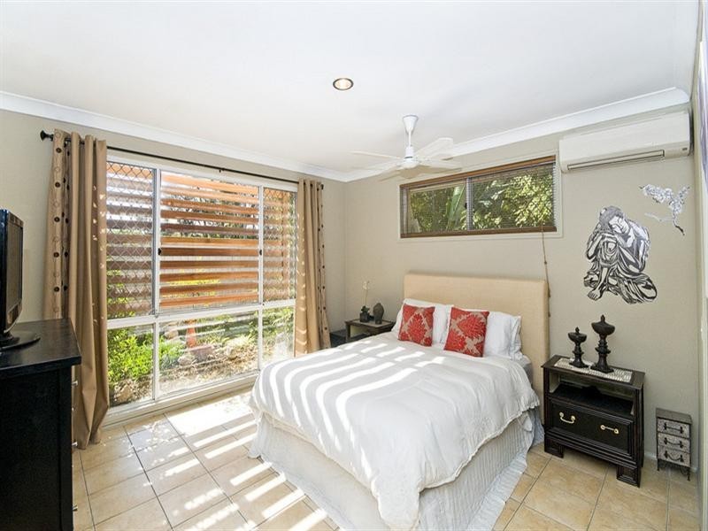 6 Kalamunda Close, Elanora QLD 4221