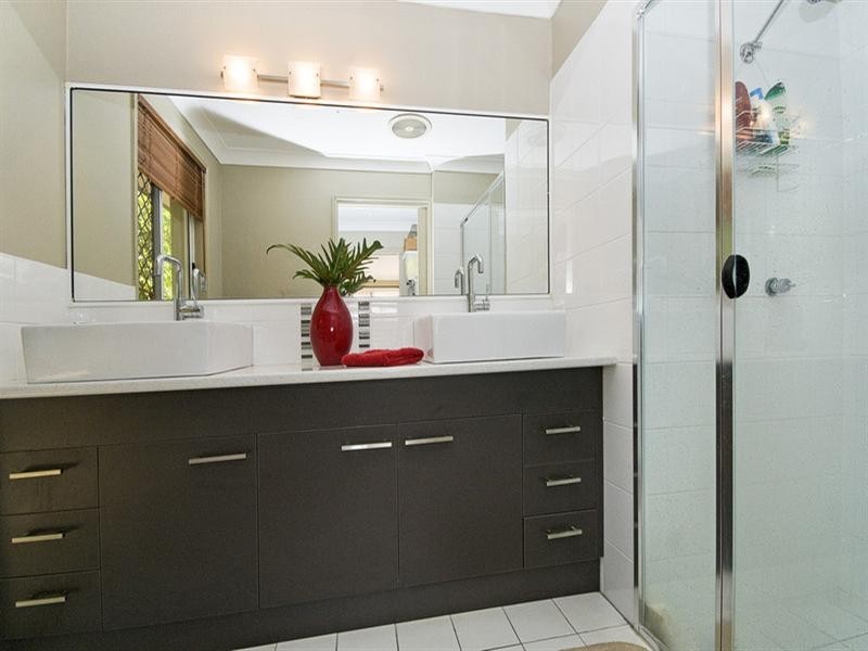 6 Kalamunda Close, Elanora QLD 4221