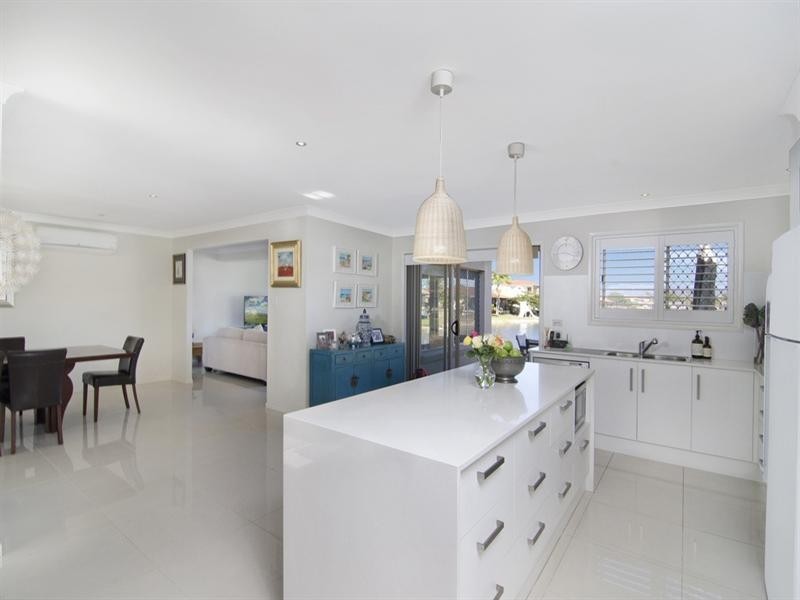 98 Townson Avenue, Palm Beach QLD 4221