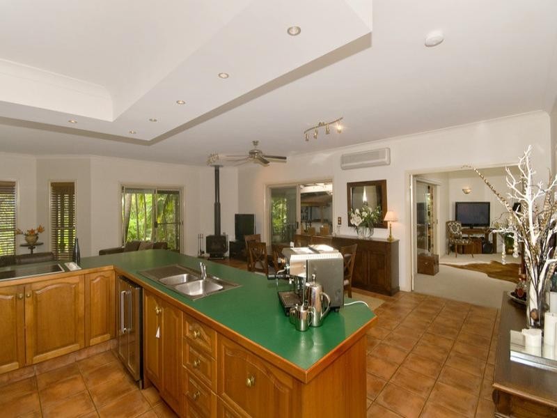 6 Curringa Court, Tallebudgera QLD 4228