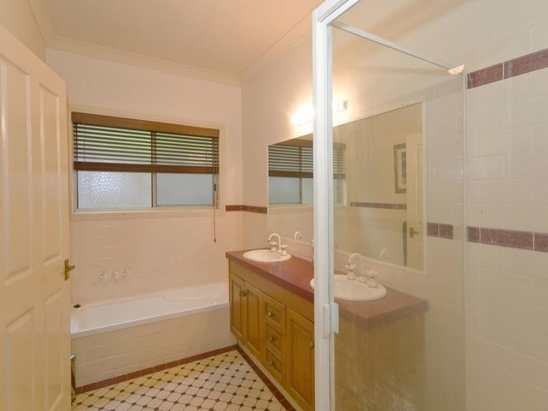 6 Curringa Court, Tallebudgera QLD 4228