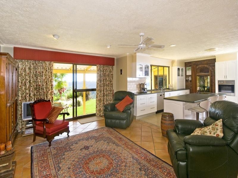 43 Plaza Street, Tallebudgera Valley QLD 4228
