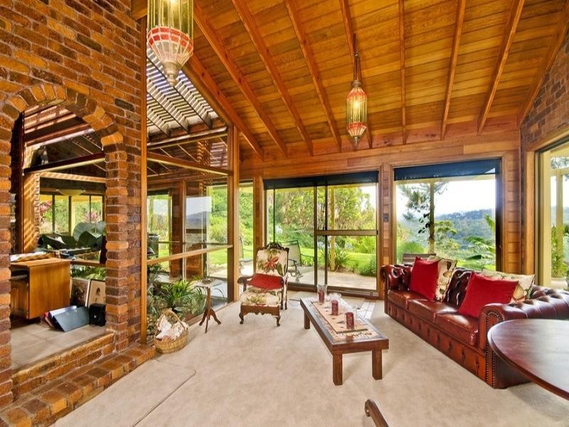 43 Plaza Street, Tallebudgera Valley QLD 4228