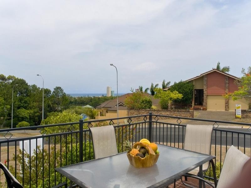 5 Bindoon Close, Elanora QLD 4221