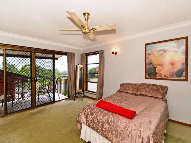 5 Bindoon Close, Elanora QLD 4221