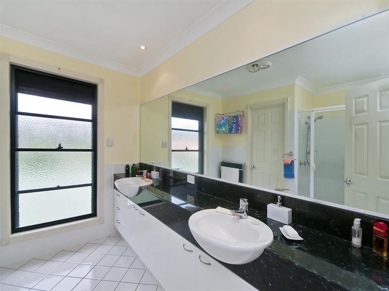 15 Wollemi Court, Reedy Creek QLD 4227