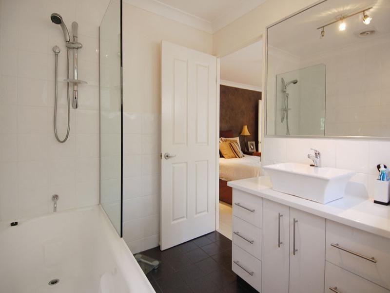 17 Jamberoo Court, Tallebudgera QLD 4228