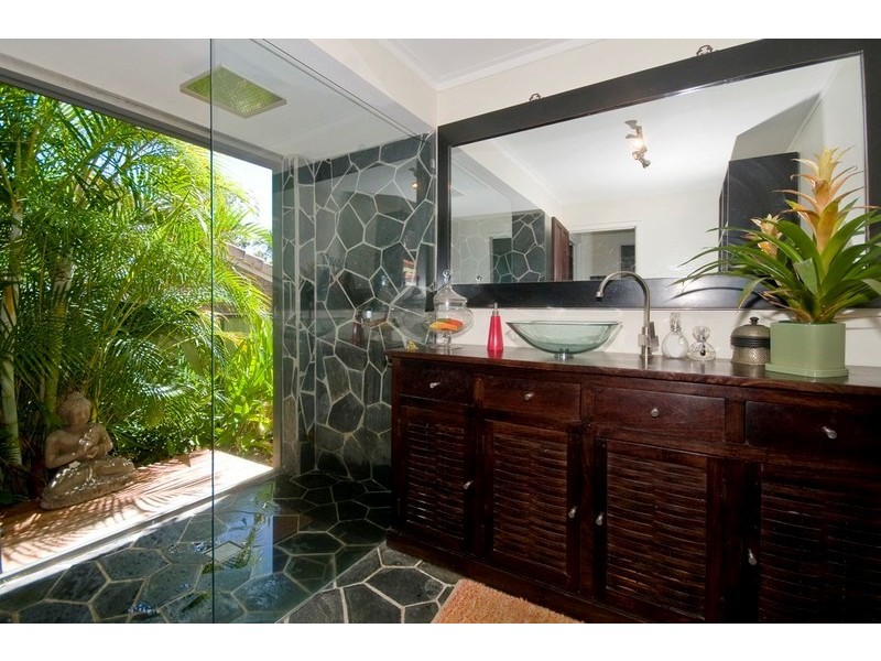 6 Border Drive, Currumbin Waters QLD 4223