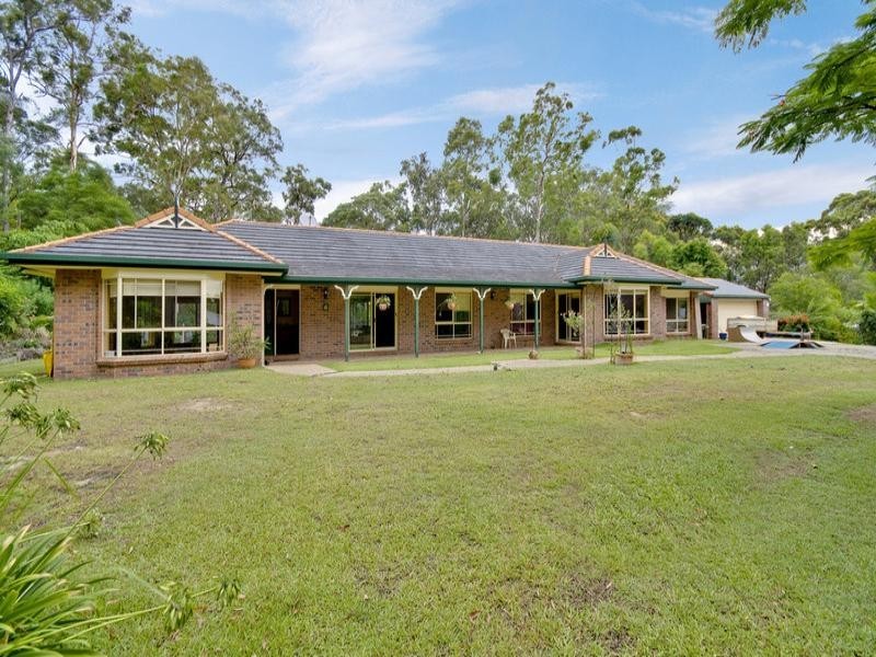 6 Cornwall Drive, Elanora QLD 4221