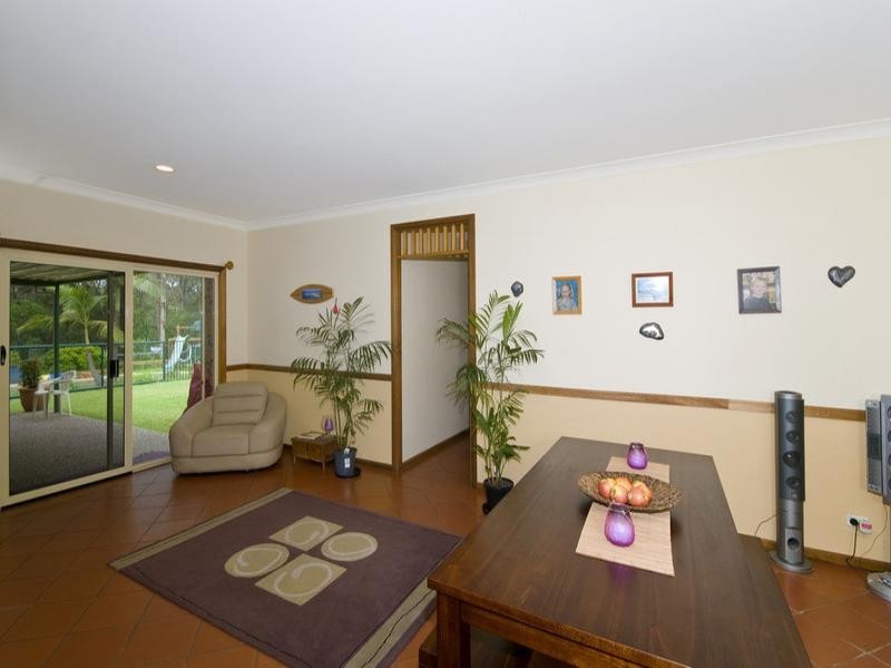 6 Cornwall Drive, Elanora QLD 4221