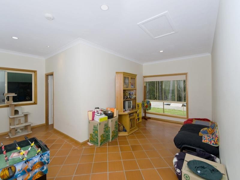 6 Cornwall Drive, Elanora QLD 4221