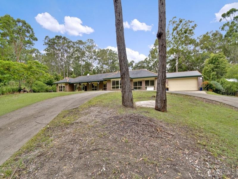 6 Cornwall Drive, Elanora QLD 4221