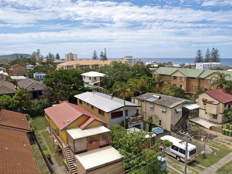 9 Eighth Avenue, Palm Beach QLD 4221