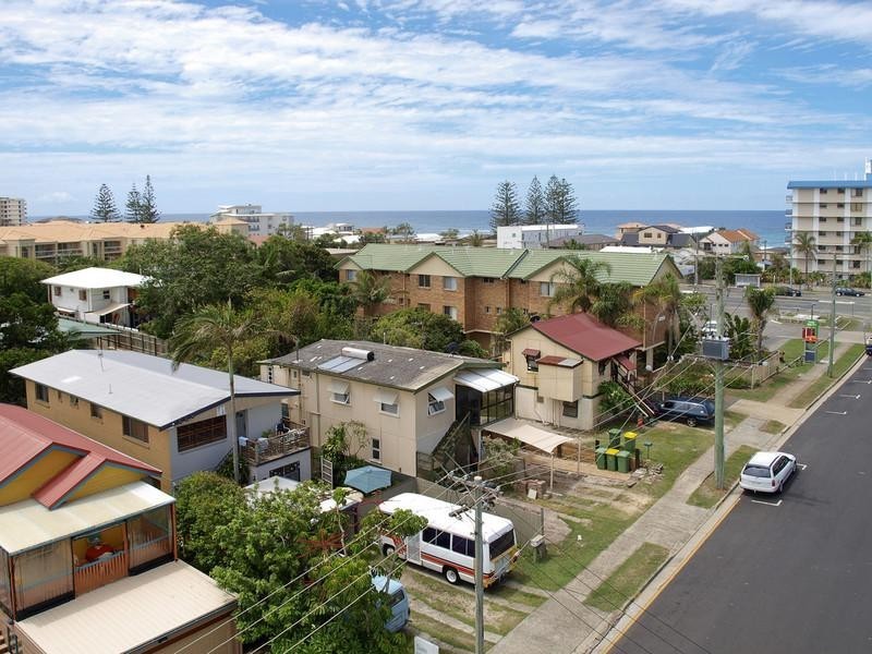 9 Eighth Avenue, Palm Beach QLD 4221