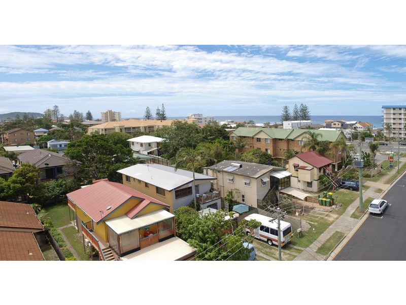 9 Eighth Avenue, Palm Beach QLD 4221