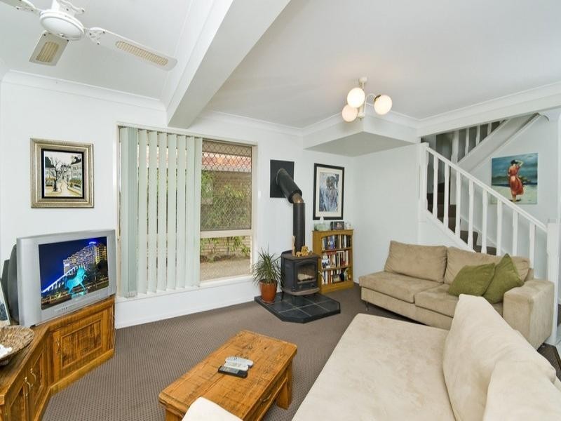 1/51 Tallebudgera Drive, Palm Beach QLD 4221
