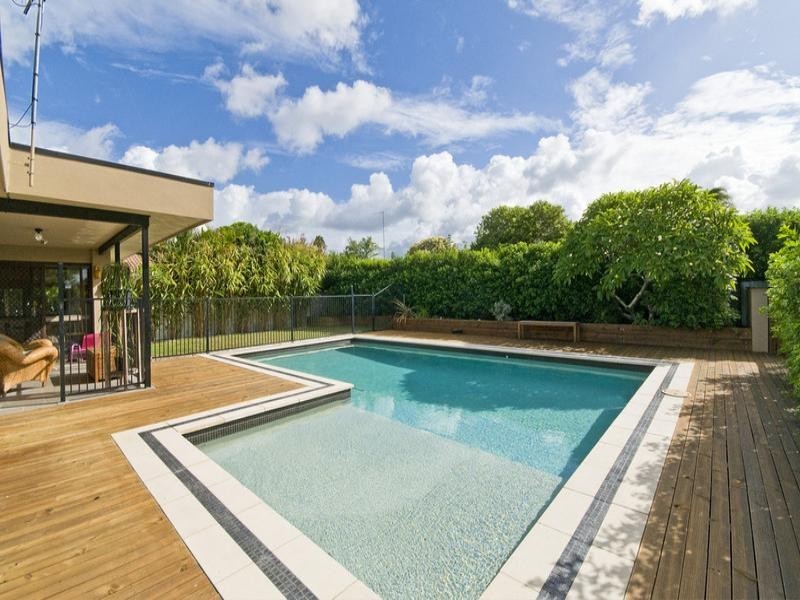 4 Ebony Place, Palm Beach QLD 4221