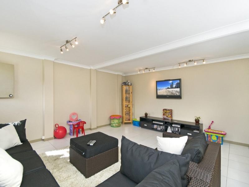 4 Ebony Place, Palm Beach QLD 4221