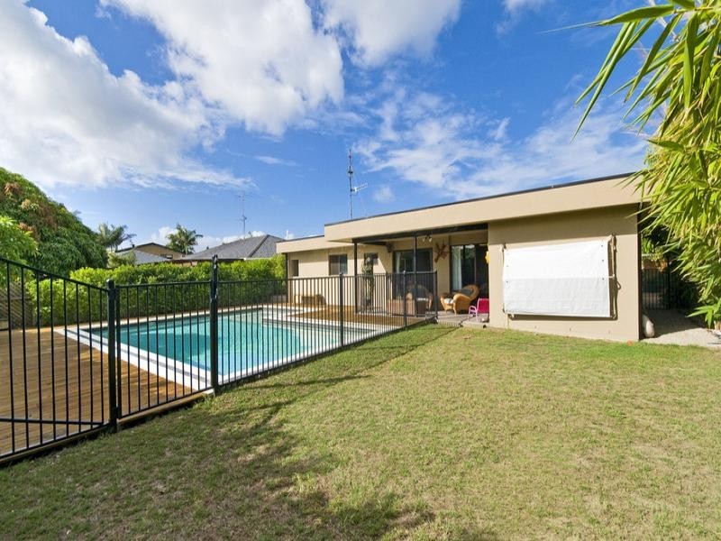 4 Ebony Place, Palm Beach QLD 4221