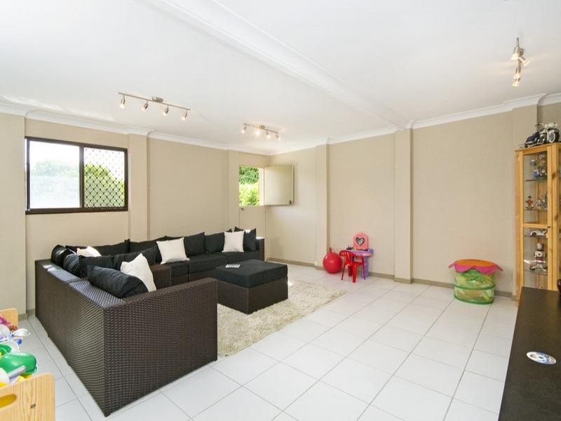 4 Ebony Place, Palm Beach QLD 4221