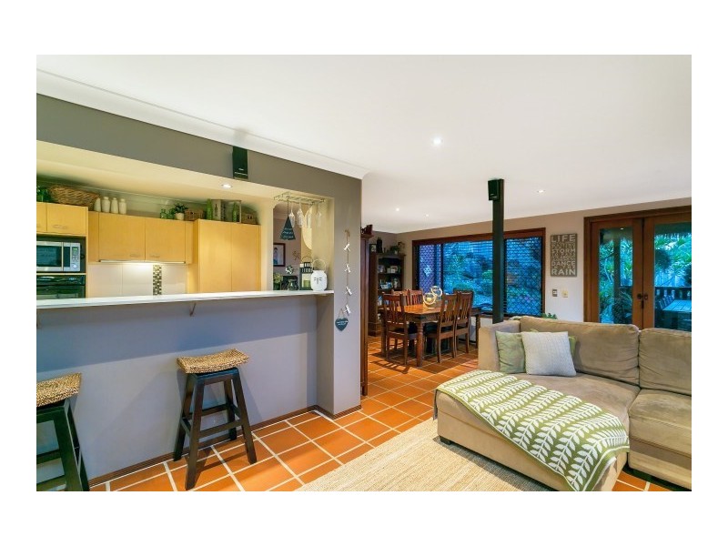 6 Wuruma Court, Elanora QLD 4221