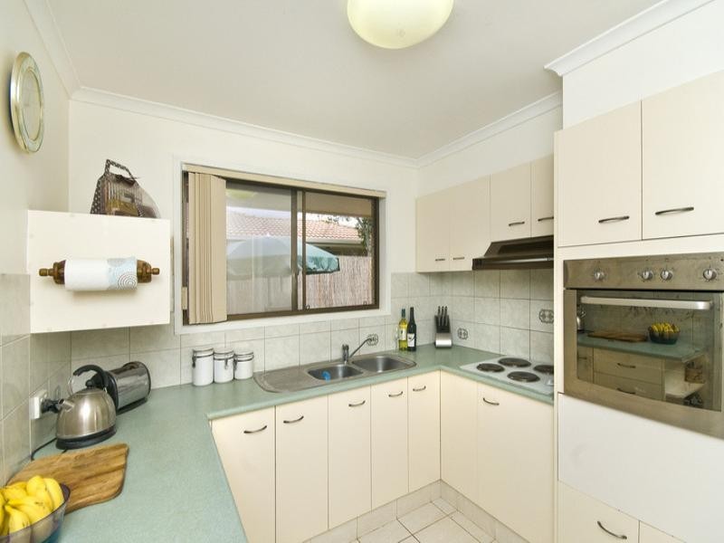 17 Fatsia Court, Elanora QLD 4221