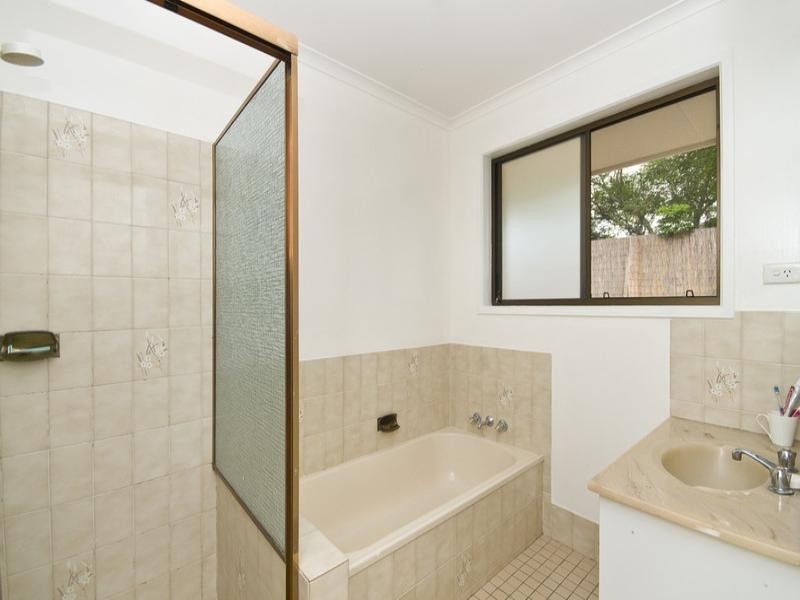 17 Fatsia Court, Elanora QLD 4221