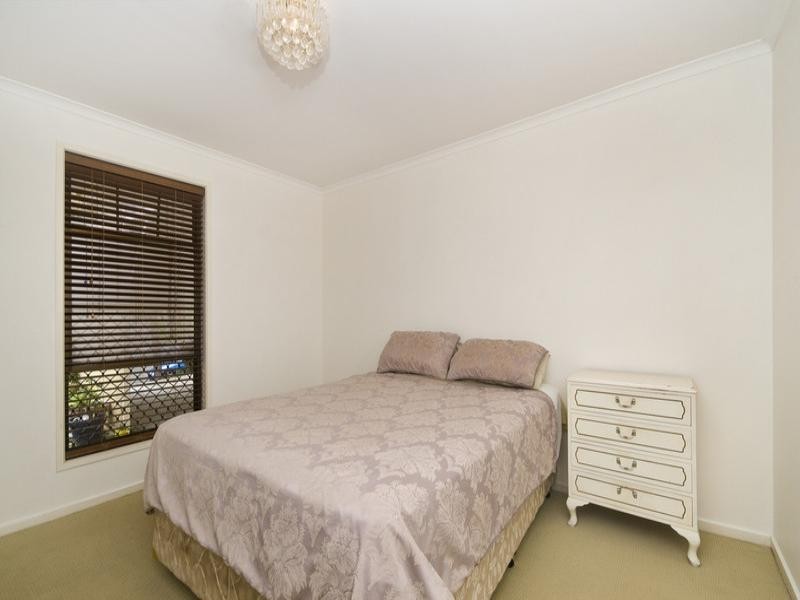 17 Fatsia Court, Elanora QLD 4221