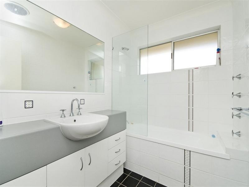 247 Mallawa Drive, Palm Beach QLD 4221