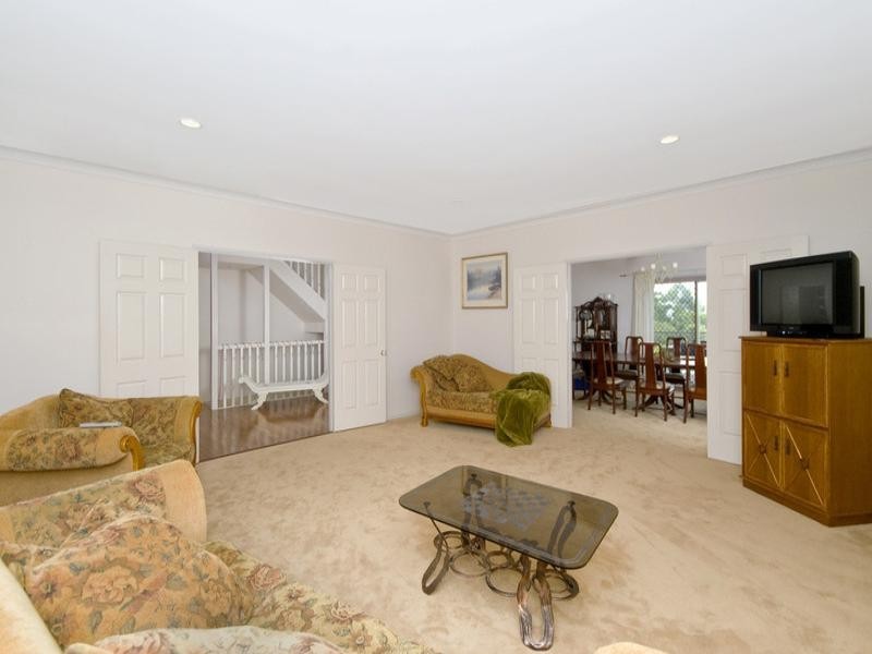 64 Angelica Street, Elanora QLD 4221