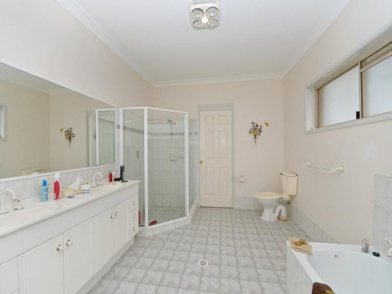 64 Angelica Street, Elanora QLD 4221