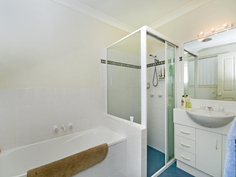 12 Typha Place, Elanora QLD 4221
