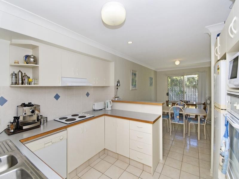 12 Typha Place, Elanora QLD 4221