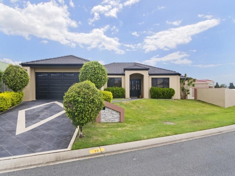 10 Northlakes Drive, Elanora QLD 4221