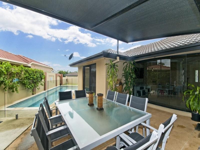 10 Northlakes Drive, Elanora QLD 4221
