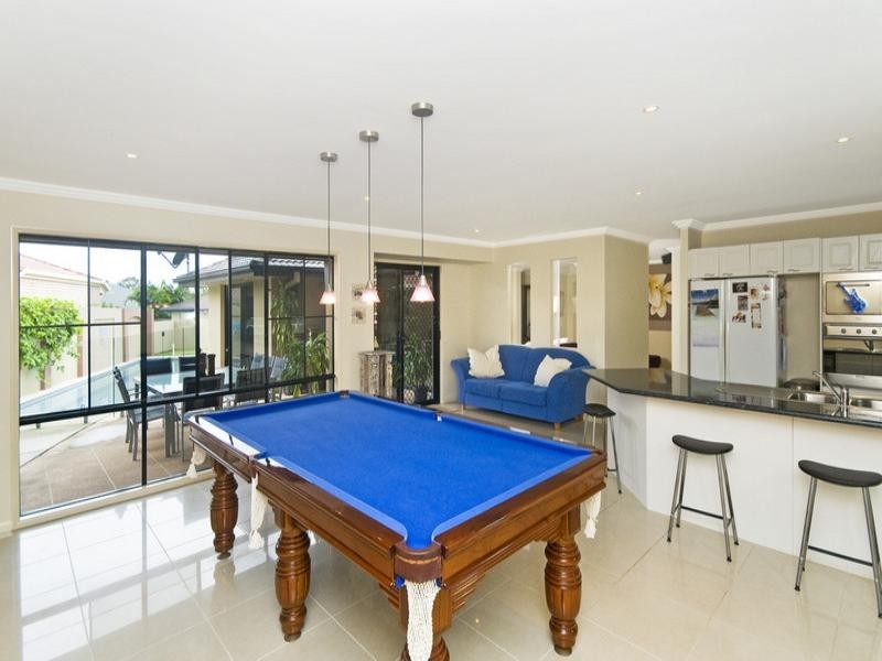 10 Northlakes Drive, Elanora QLD 4221