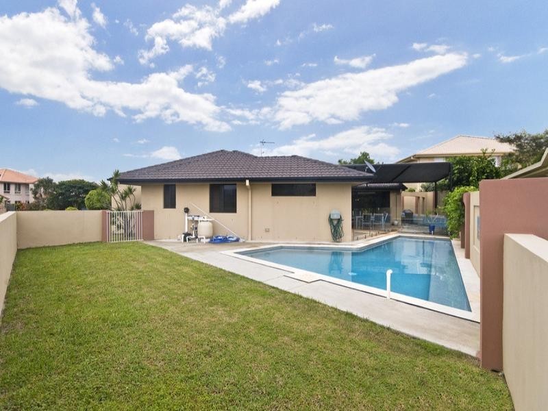 10 Northlakes Drive, Elanora QLD 4221