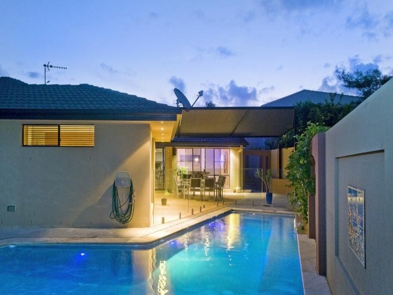 10 Northlakes Drive, Elanora QLD 4221