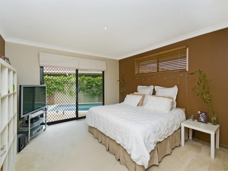 10 Northlakes Drive, Elanora QLD 4221