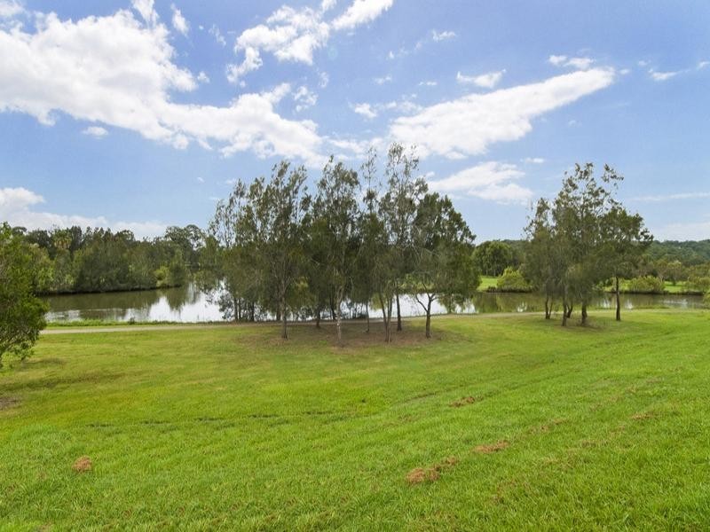 25 Northlakes Drive, Elanora QLD 4221