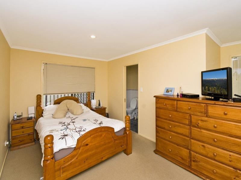 25 Northlakes Drive, Elanora QLD 4221