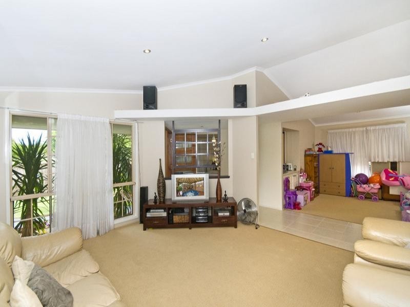 4 Avocado Street, Elanora QLD 4221